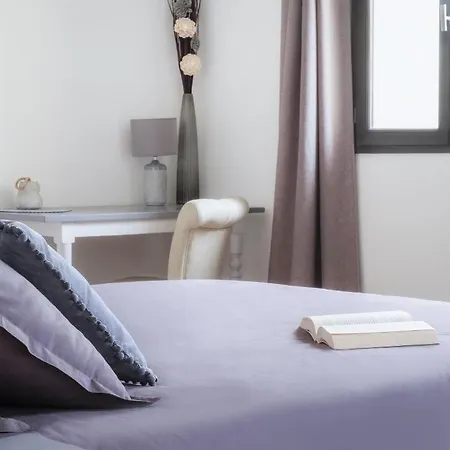 L'ostal - - Et De 25 à 40m2 - Maison d'hôtes Saint-Hilaire-dʼOzilhan